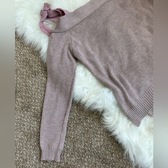 Off the shoulder sweater size small - Picture 2 of 6
